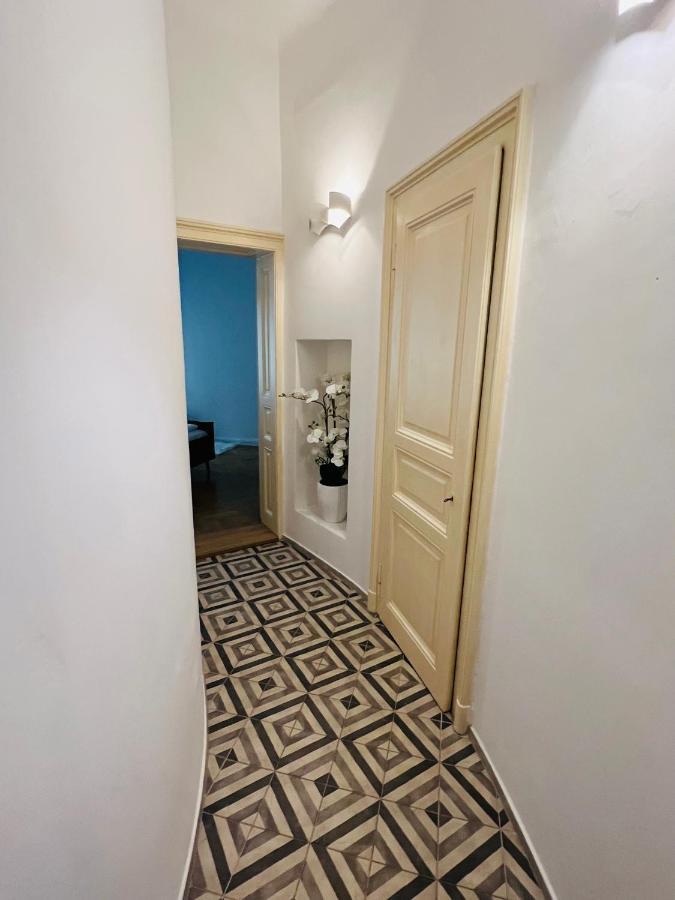 Beautiful Condo At The Old Town Братислава Екстериор снимка