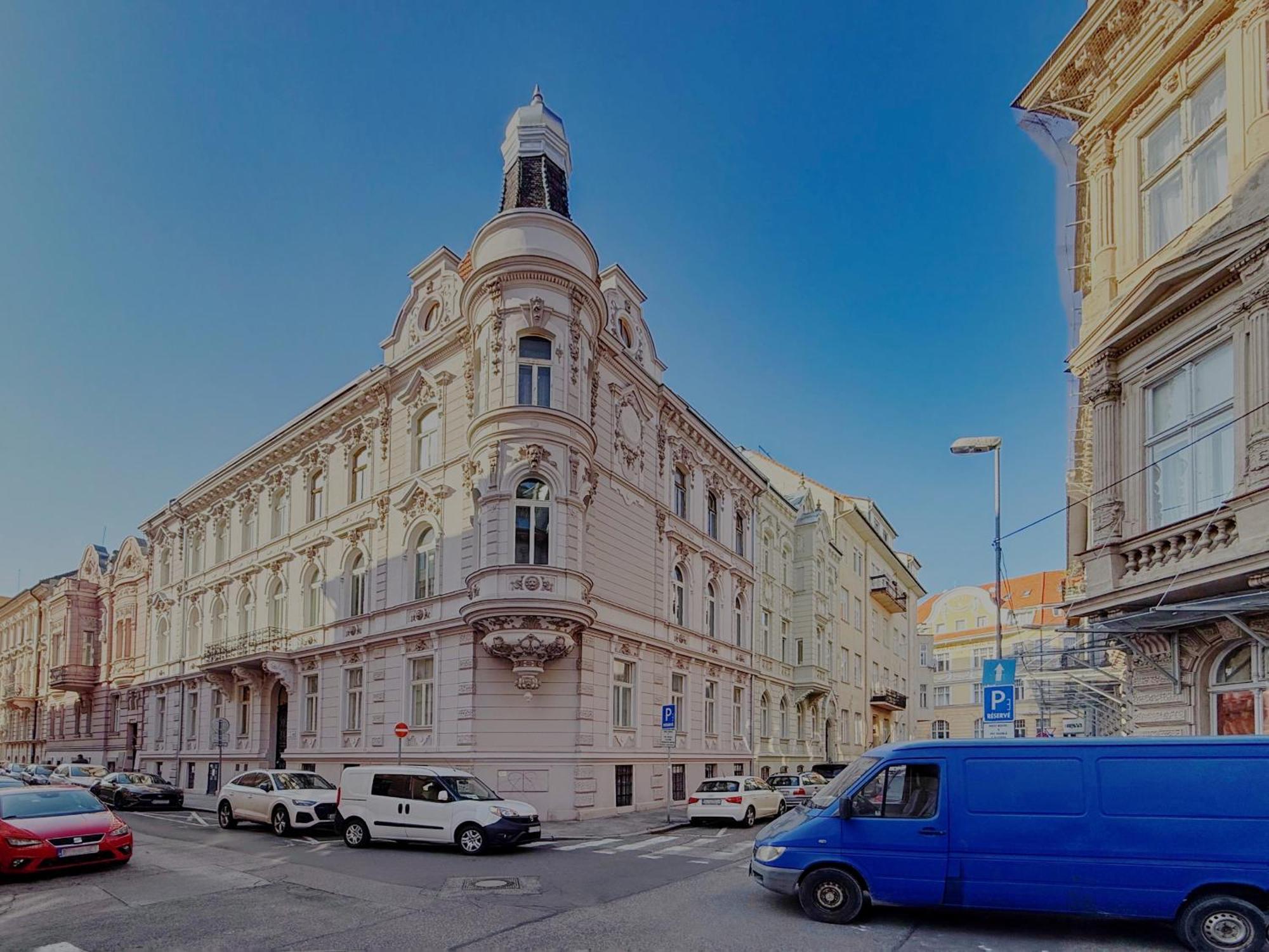 Beautiful Condo At The Old Town Братислава Екстериор снимка