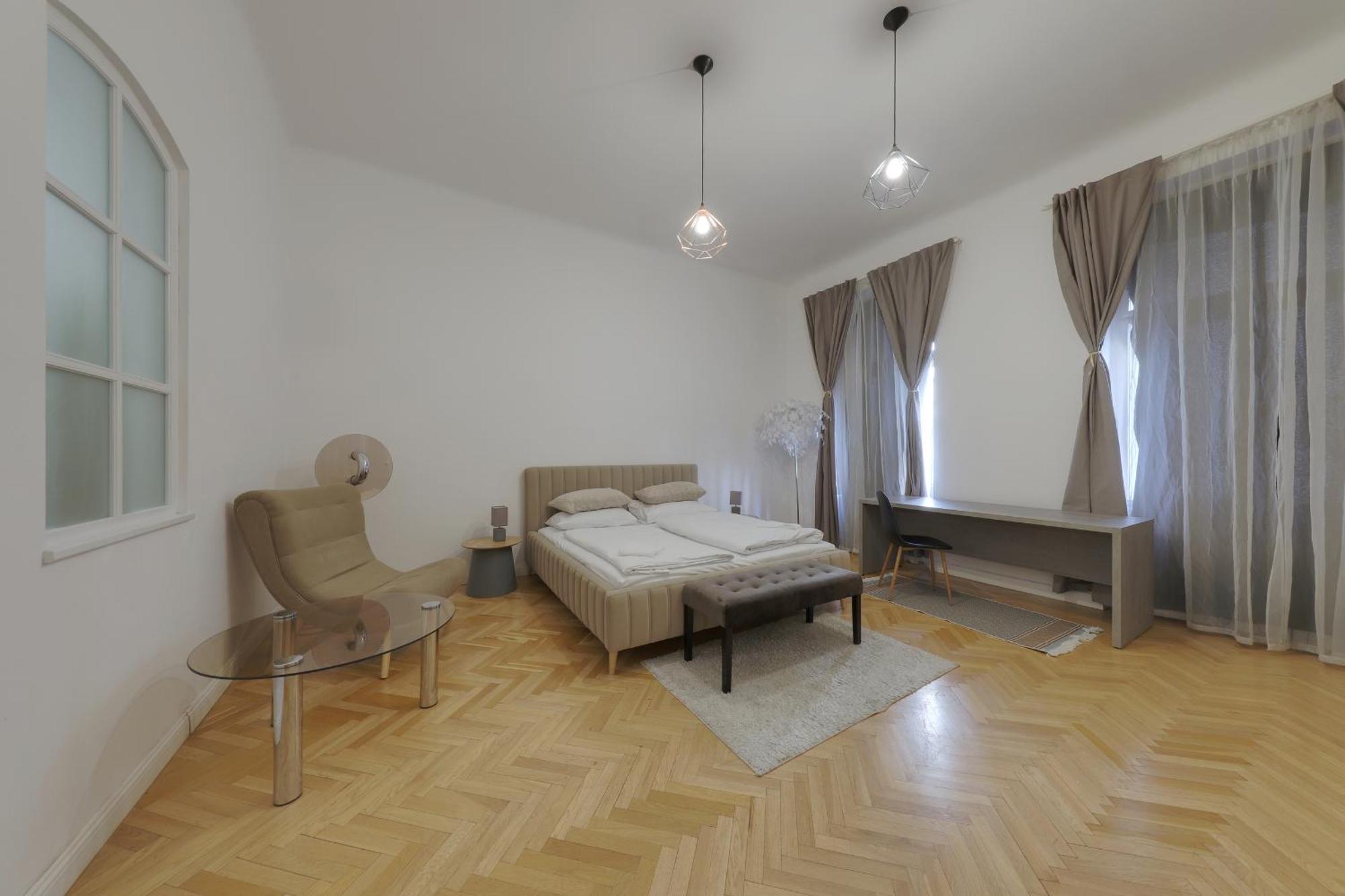 Beautiful Condo At The Old Town Братислава Екстериор снимка