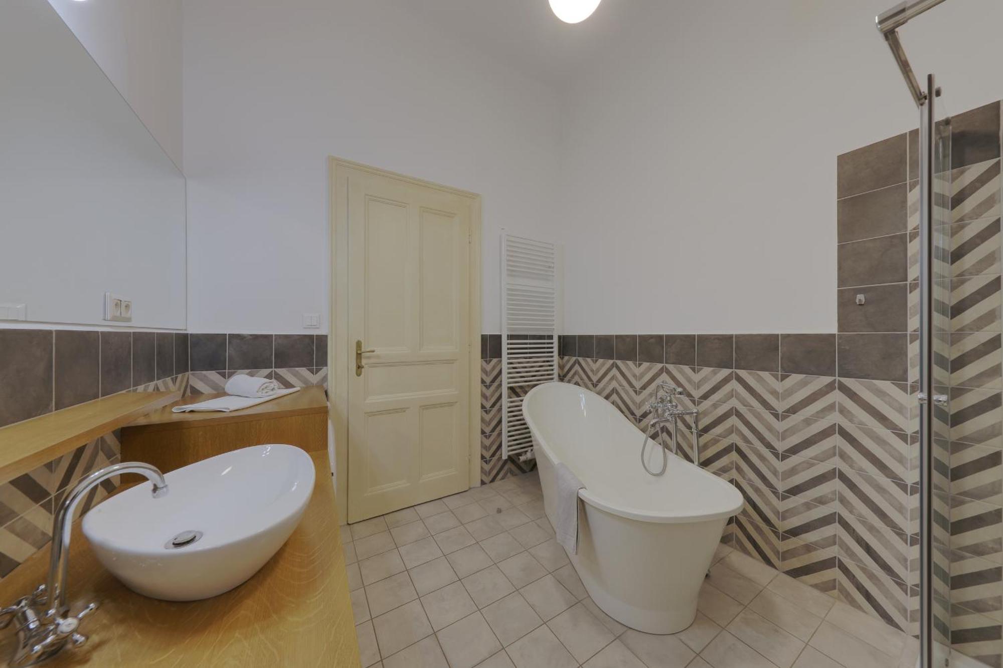 Beautiful Condo At The Old Town Братислава Екстериор снимка