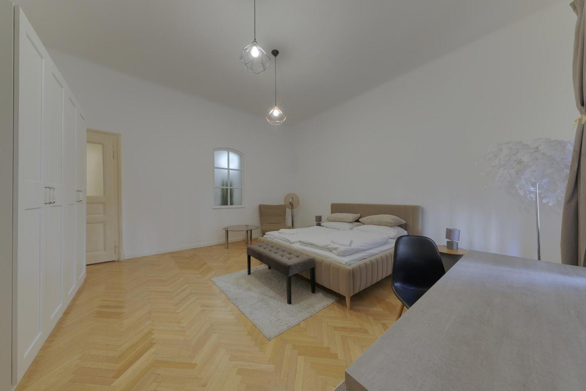 Beautiful Condo At The Old Town Братислава Екстериор снимка