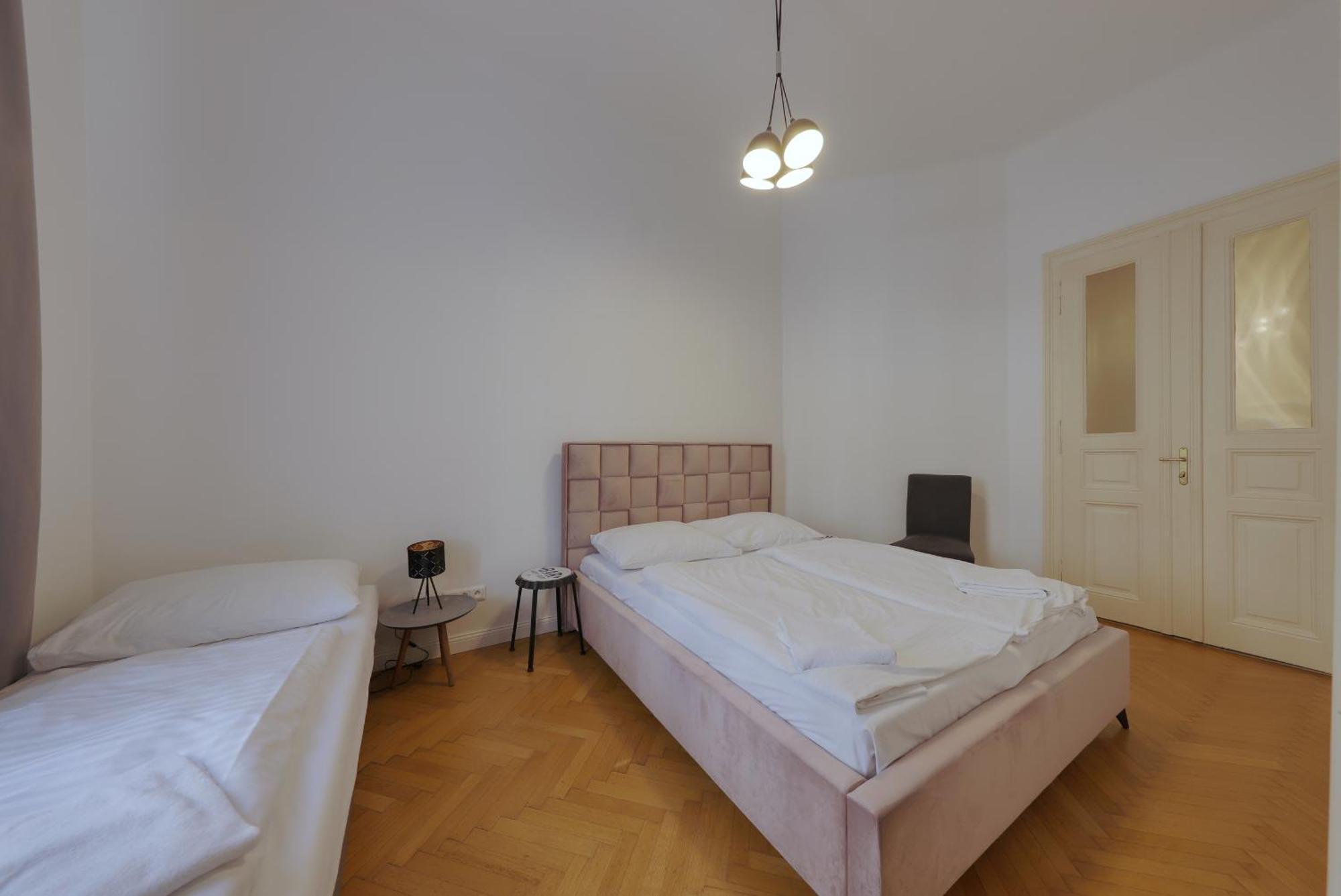 Beautiful Condo At The Old Town Братислава Екстериор снимка
